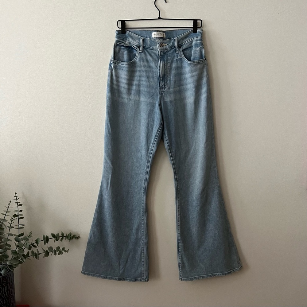 Abercrombie & Fitch Curve Love Light Blue Flare Jeans - Picture 2 of 9